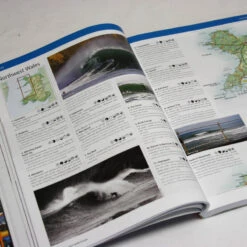 LIVRE STORMRIDER GUIDE EUROPE + ILES ATLANTIQUES 14 LIVRE STORMRIDER GUIDE EUROPE + ILES ATLANTIQUES -Paddle Wave Soldes livre stormrider guide europe iles atlantiques 5