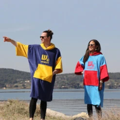 Poncho Howzit Bleu/jaune -Paddle Wave Soldes poncho howzit bleu jaune 9