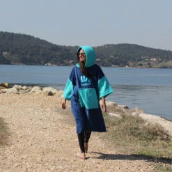 Poncho Howzit Bleu/vert TU 20 Poncho Howzit Bleu/vert TU -Paddle Wave Soldes poncho howzit bleu vert tu 8